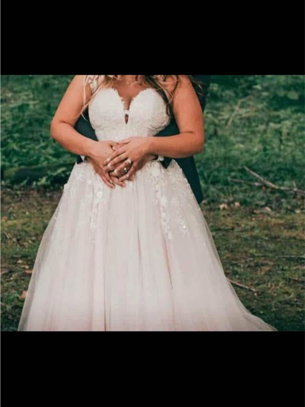 Romantic White Lace-Appliqué Tulle Wedding Dress - Picture 3 of 5